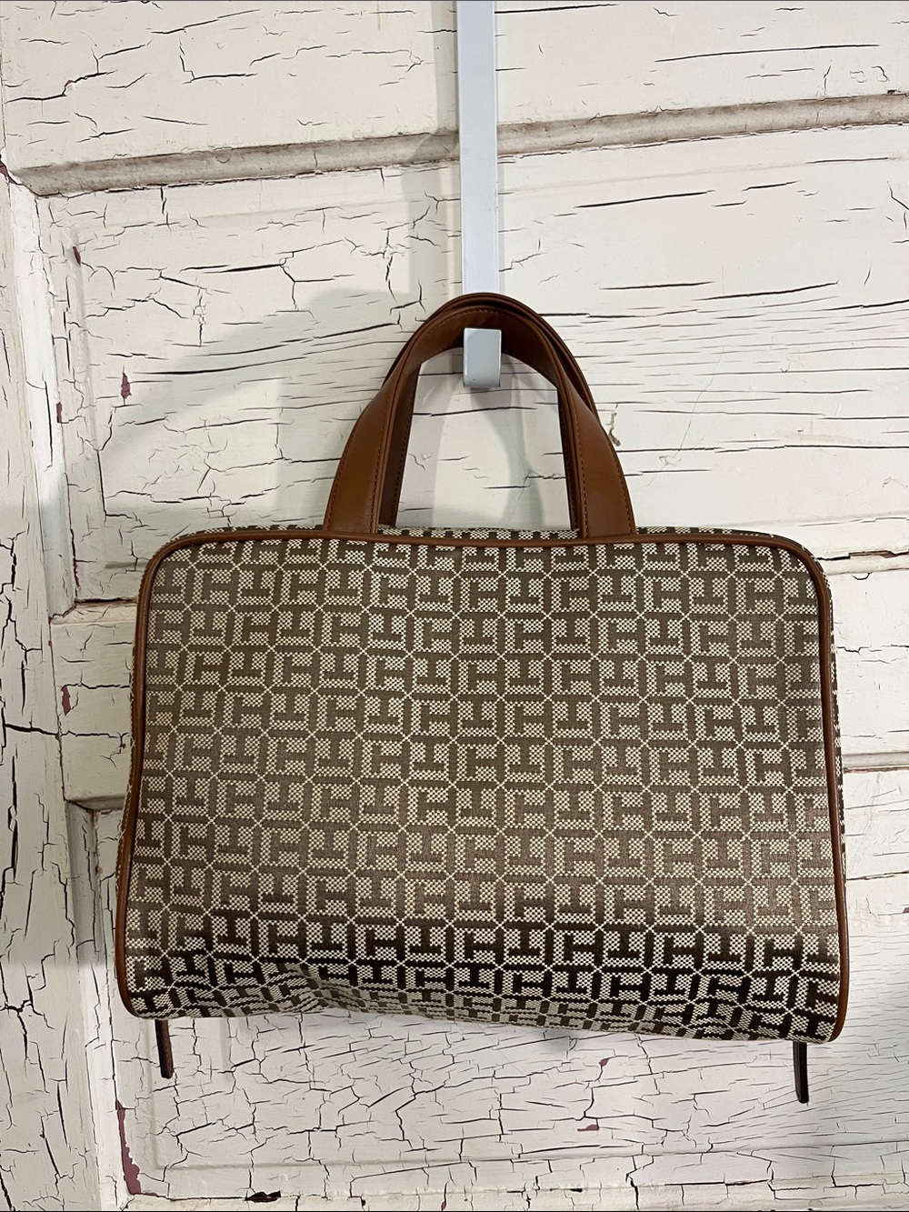 Tommy Hilfiger Brown Monogram Toiletry Travel Bag with Signature Stripe - Picture 4 of 4